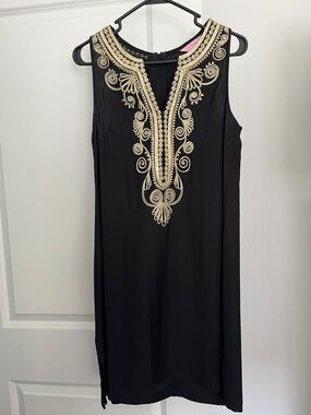 LIKE NEW Lilly Pulitzer Black Sleeveless Shift Dress with Gold Embroidery